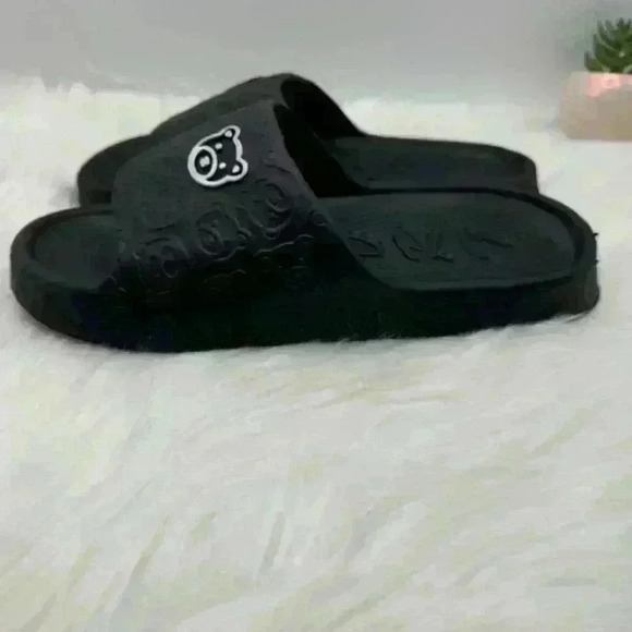 Woman’s Open Toe Breathable House/Pool Bear Design Slippers SIZE 7.5-8 - Picture 6 of 7
